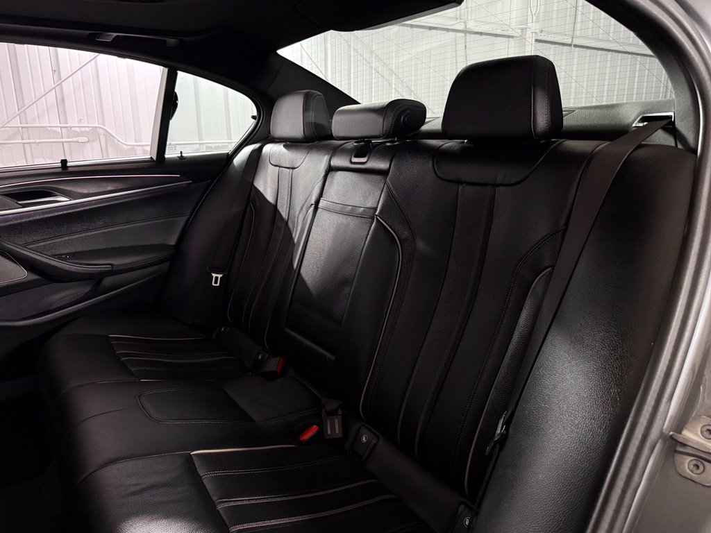 Used 2023 BMW M550i xDrive w/ Executive Package AWD/4WD image 21