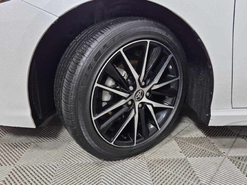 Used 2023 Toyota Camry XSE FWD image 10