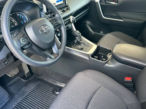 Used 2025 Toyota RAV4 XLE w/ Convenience Package AWD/4WD image 7