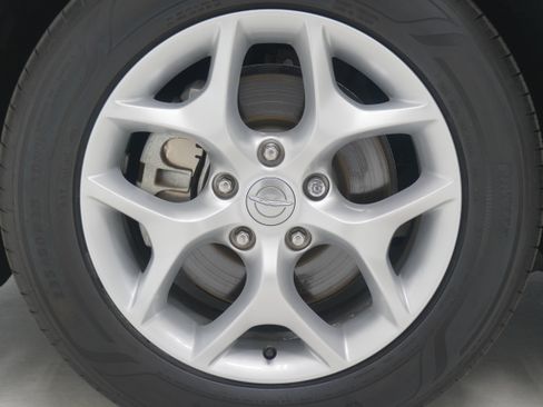 Used 2017 Chrysler Pacifica Touring-L w/ Tire & Wheel Group FWD image 26