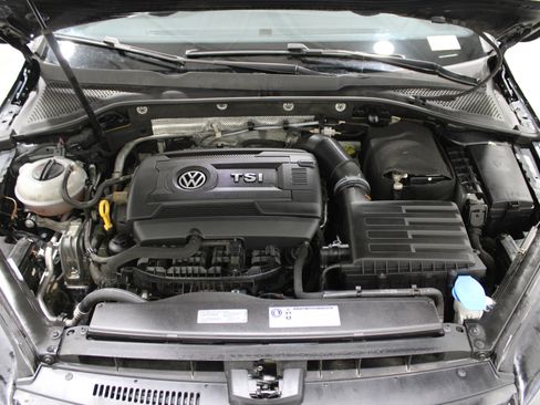 Used 2016 Volkswagen GTI SE w/ Lighting Package (SEL) image 40