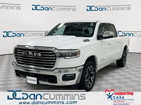 Used 2025 RAM 1500 Laramie AWD/4WD image 1