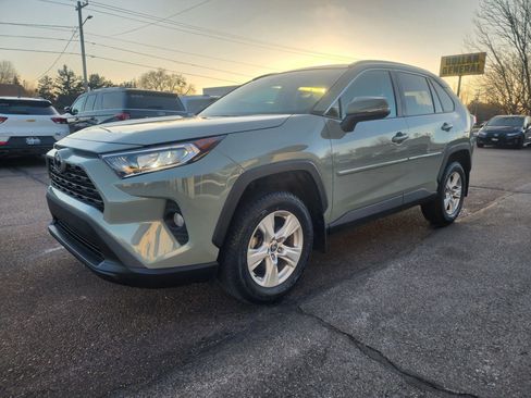 Used 2021 Toyota RAV4 XLE image 4