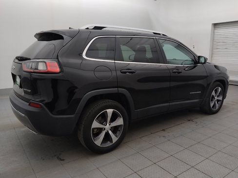 Used 2019 Jeep Cherokee Limited w/ Technology Group FWD image 10