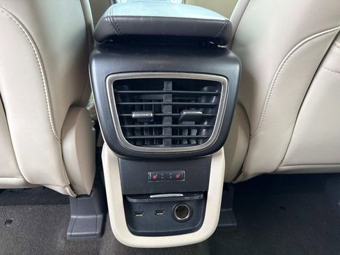 Used 2019 Lincoln Nautilus Select image 16