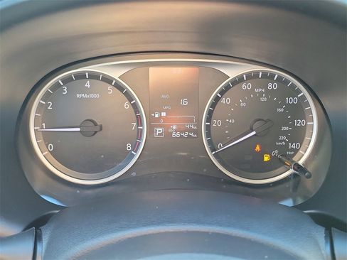 Used 2022 Nissan Kicks S image 7