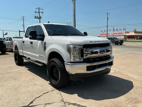 Used 2019 Ford F250 XLT w/ Snow Plow Prep Package AWD/4WD image 4