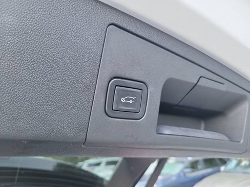 Used 2022 Cadillac XT4 Luxury FWD image 9