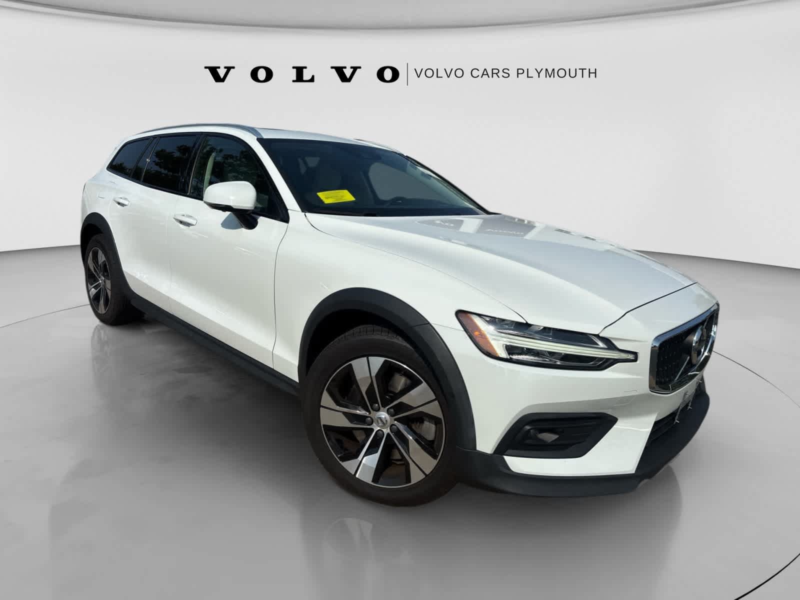 Used 2021 Volvo V60 T5 Cross Country AWD/4WD image 3