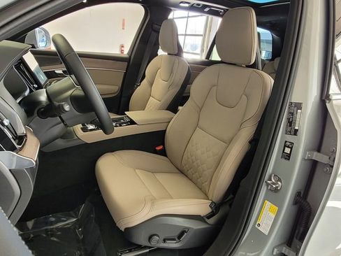 New 2026 Volvo XC90 B6 Plus w/ Protection Package Premier image 7