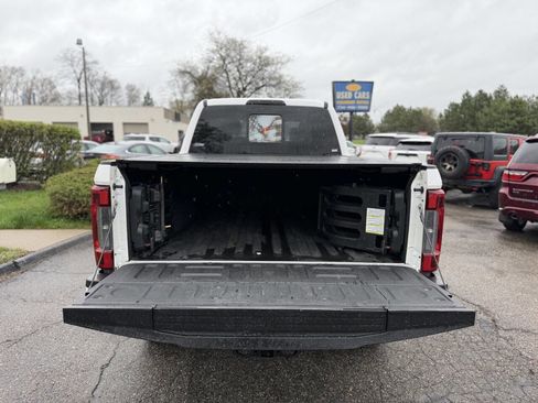 Used 2019 Ford F250 Lariat image 16