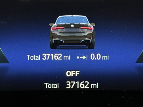 Used 2023 BMW i4 eDrive40 w/ Premium Package RWD image 33