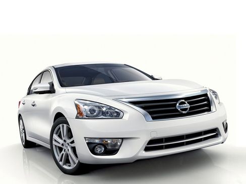 Used 2013 Nissan Altima 2.5 SL w/ Technology Pkg image 1