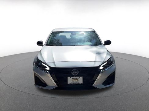 Used 2024 Nissan Altima 2.5 S FWD image 4
