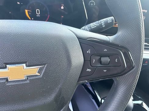 Used 2025 Chevrolet Trax LT FWD image 21