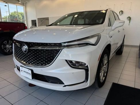 Used 2022 Buick Enclave Avenir w/ Avenir Technology Package AWD/4WD image 39