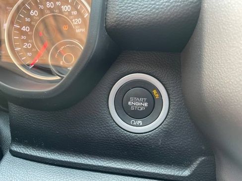 Used 2019 RAM 1500 Big Horn AWD/4WD image 33