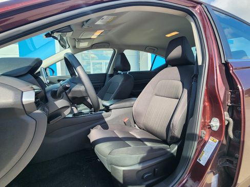 Used 2024 Nissan Altima 2.5 SV FWD image 10