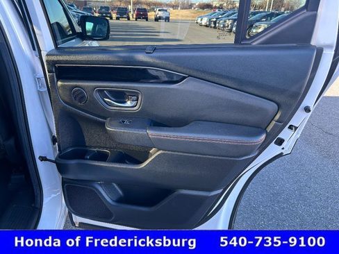 Used 2024 Honda Pilot TrailSport image 15