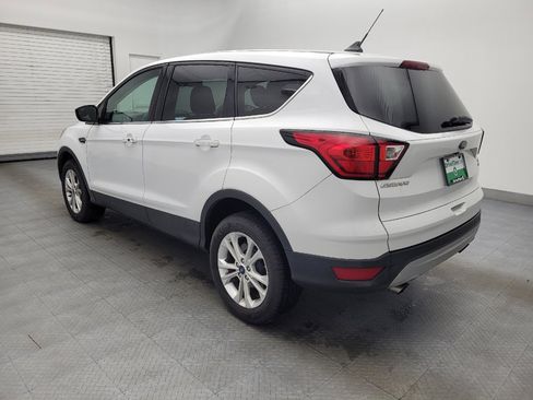 Used 2019 Ford Escape SE image 3
