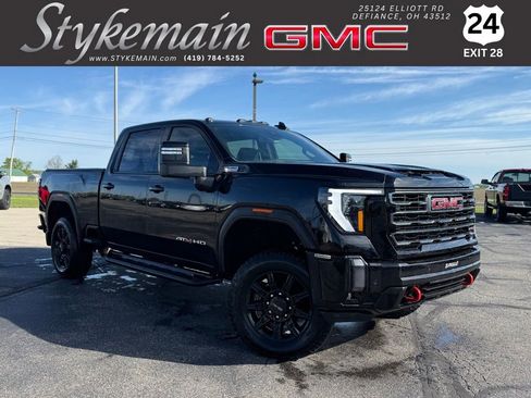 Used 2024 GMC Sierra 2500 AT4 w/ AT4 Preferred Package AWD/4WD image 1