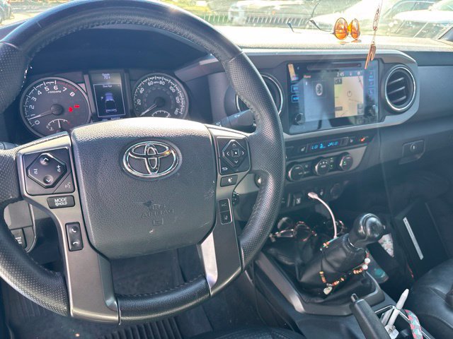 Used 2019 Toyota Tacoma TRD Off-Road w/ TRD Premium Off Road Package AWD/4WD image 10
