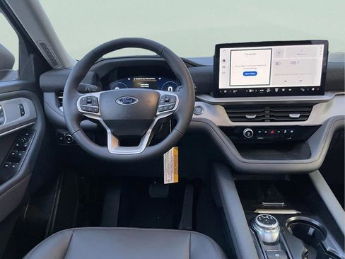 New 2025 Ford Explorer Active w/ Active Comfort Package image 18