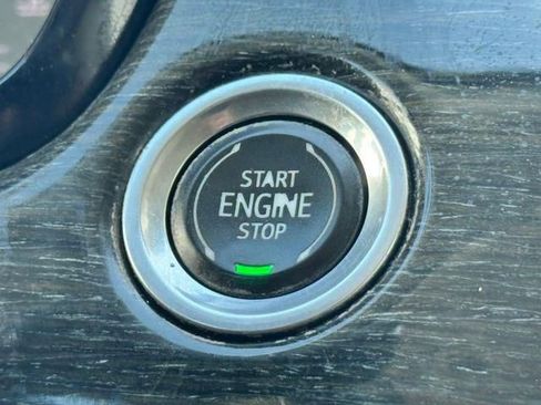 Used 2020 Cadillac XT6 Premium Luxury FWD image 16