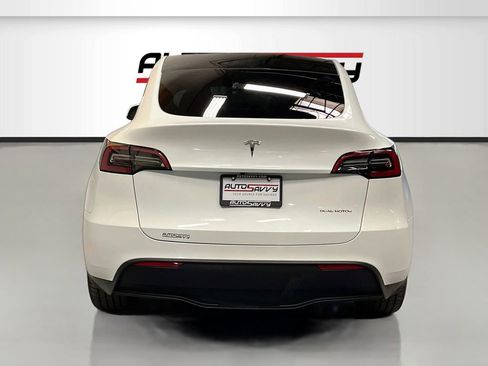 Used 2023 Tesla Model Y Long Range AWD/4WD image 6