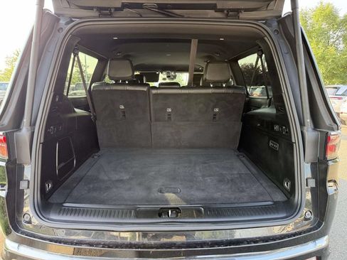 Certified 2024 Jeep Wagoneer L Series II w/ Flexible Seating Group AWD/4WD image 34