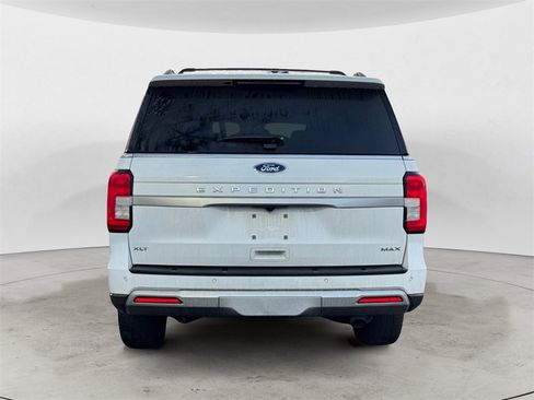 Used 2024 Ford Expedition Max XLT image 3