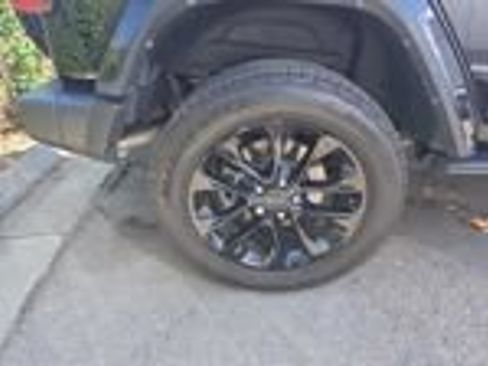 Used 2024 Jeep Wrangler Unlimited Sahara AWD/4WD image 13