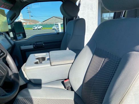 Used 2015 Ford F250 XLT w/ XLT Interior Package image 21
