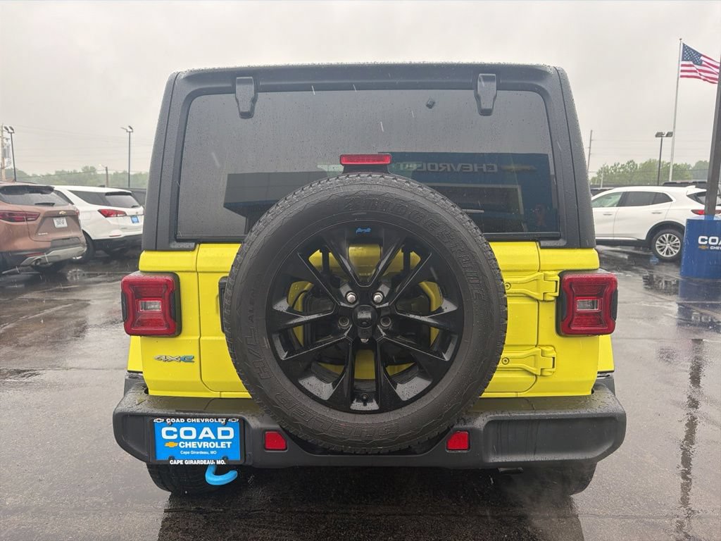 Used 2022 Jeep Wrangler Unlimited Sahara w/ Cold Weather Group AWD/4WD image 4