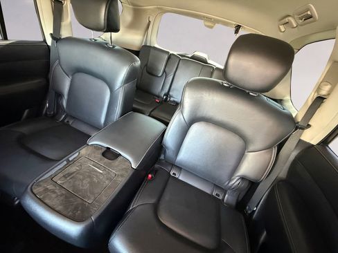 Used 2023 INFINITI QX80 Luxe w/ All-Season Package RWD image 16