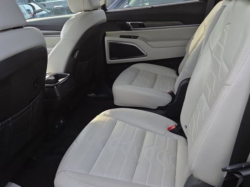 Used 2022 Kia Telluride SX w/ SX Prestige Package AWD/4WD image 9