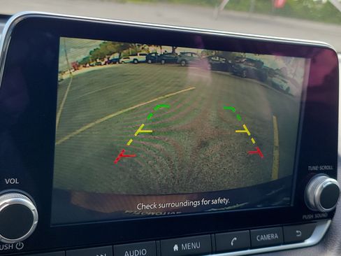 Used 2023 Nissan Sentra SV FWD image 24