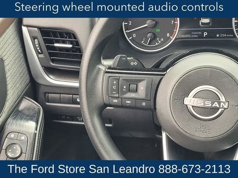 Used 2023 Nissan Rogue SV image 17