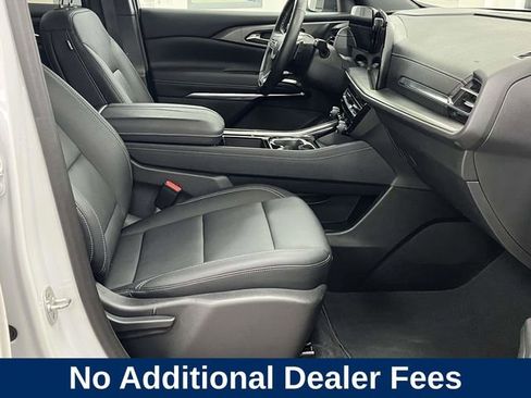 Used 2025 Chevrolet Traverse LT AWD/4WD image 27