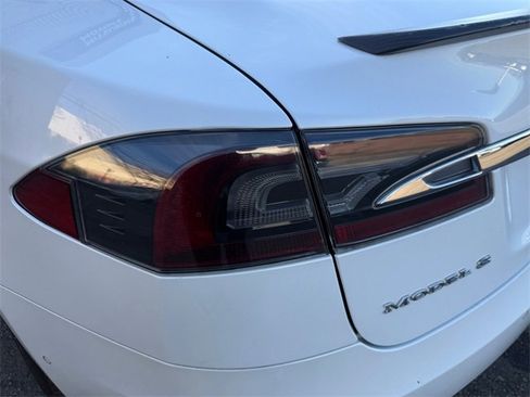 Used 2016 Tesla Model S P90D image 30