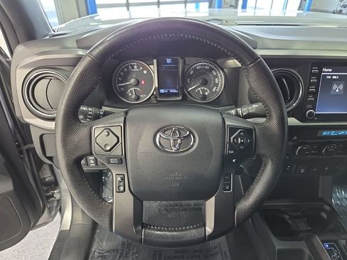 Used 2021 Toyota Tacoma TRD Off-Road w/ Technology Package image 10