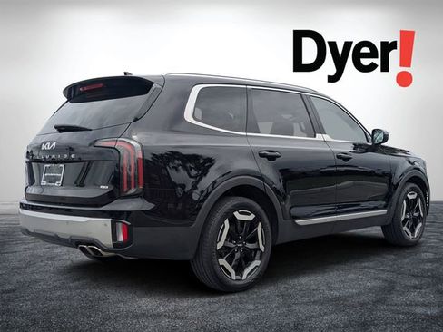 Certified 2024 Kia Telluride EX w/ EX Captain's Chair Package AWD/4WD image 3
