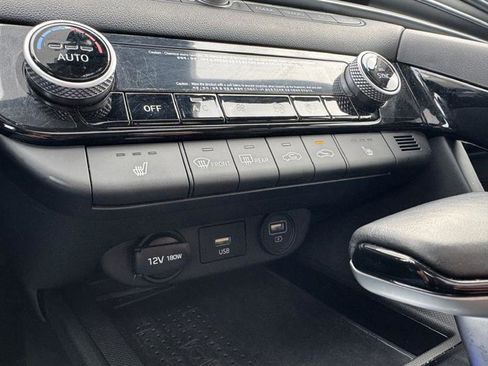 Used 2021 Hyundai Elantra Limited image 18