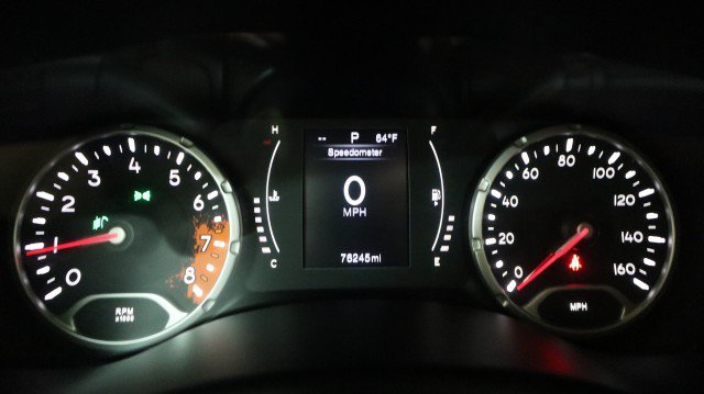 Used 2015 Jeep Renegade Latitude FWD image 18