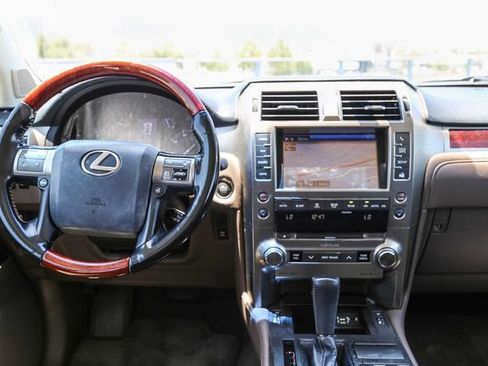 Used 2016 Lexus GX 460 w/ Premium Package AWD/4WD image 17