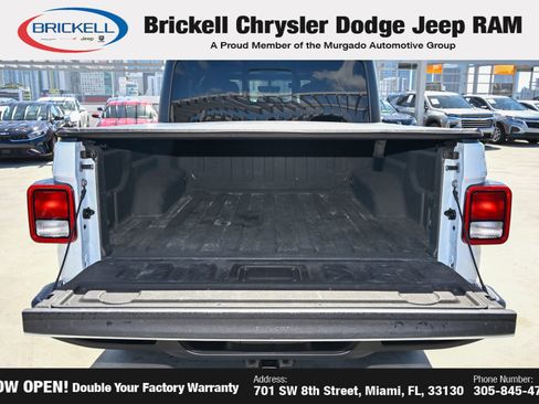 Used 2023 Jeep Gladiator Sport AWD/4WD image 10