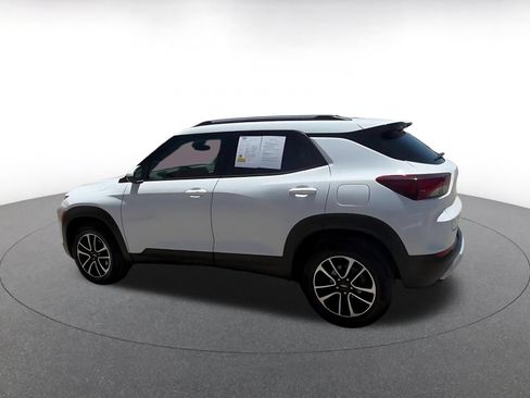 Used 2025 Chevrolet Blazer LT FWD image 11