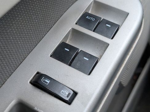 Used 2009 Ford Escape XLT image 6