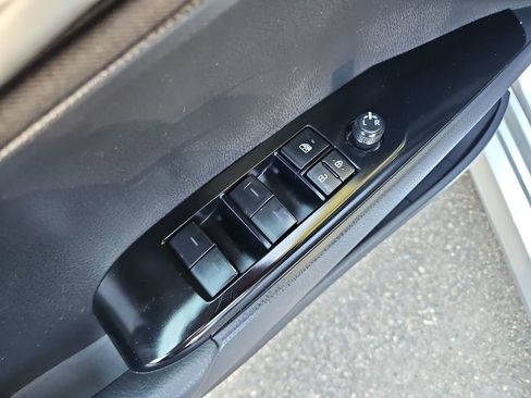 Used 2025 Toyota Camry SE FWD image 26