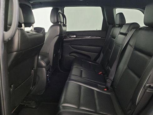 Used 2019 Jeep Grand Cherokee Overland AWD/4WD image 18